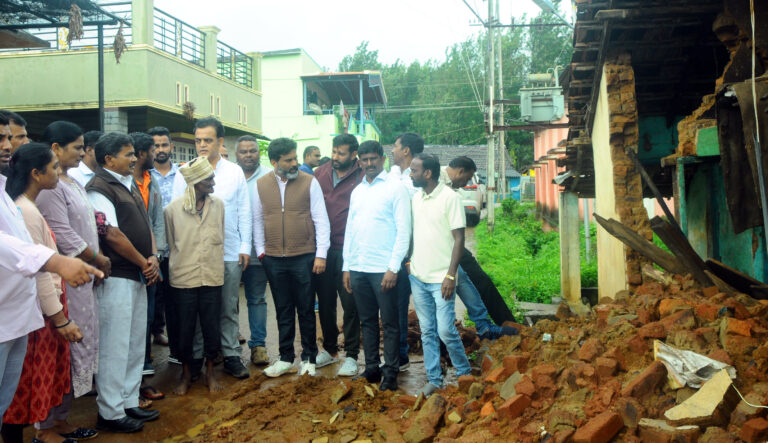 ಜಿಲ್ಲೆಯ ಅತಿವೃಷ್ಟಿ ಪ್ರದೇಶಗಳಿಗೆ ಬಿಜೆಪಿ ನಿಯೋಗ ಭೇಟಿ