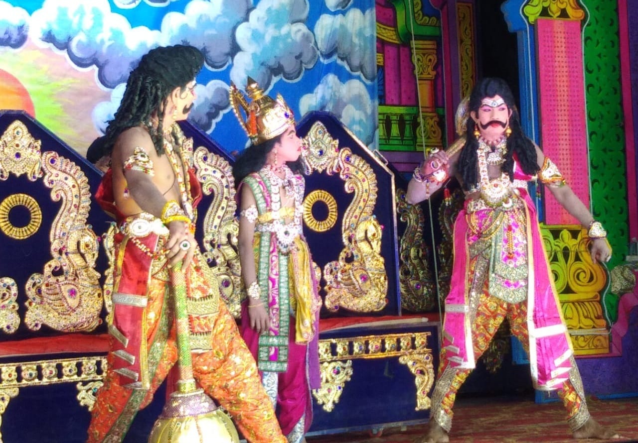 drama:ನೋಡುಗರ ಗಮನ ಸೆಳೆದ ಶ್ರೀ ದೇವಿ ಮಹಾತ್ಮೆ ನಾಟಕ