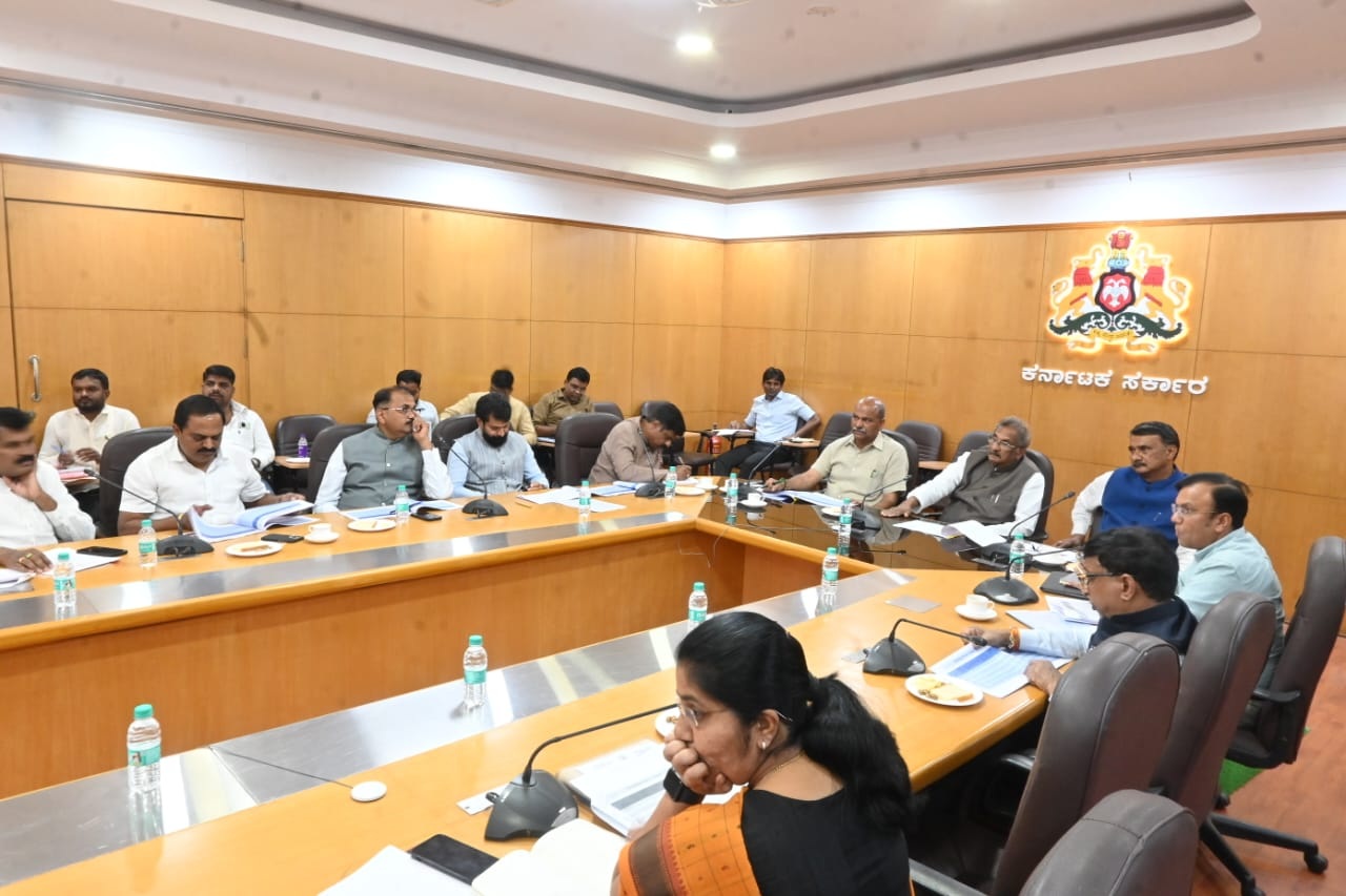 ಚಿಕ್ಕಮಗಳೂರು ಜಿಲ್ಲೆಯಲ್ಲಿ ಬೇಸಿಗೆಯಲ್ಲಿ ಉದ್ಭವಿಸಬಹುದಾದ ಪರಿಸ್ಥಿತಿ ಕುರಿತು ಜಿಲ್ಲೆಯ ಜನಪ್ರತಿನಿಧಿಗಳೊಂದಿಗೆ ಸಭೆ