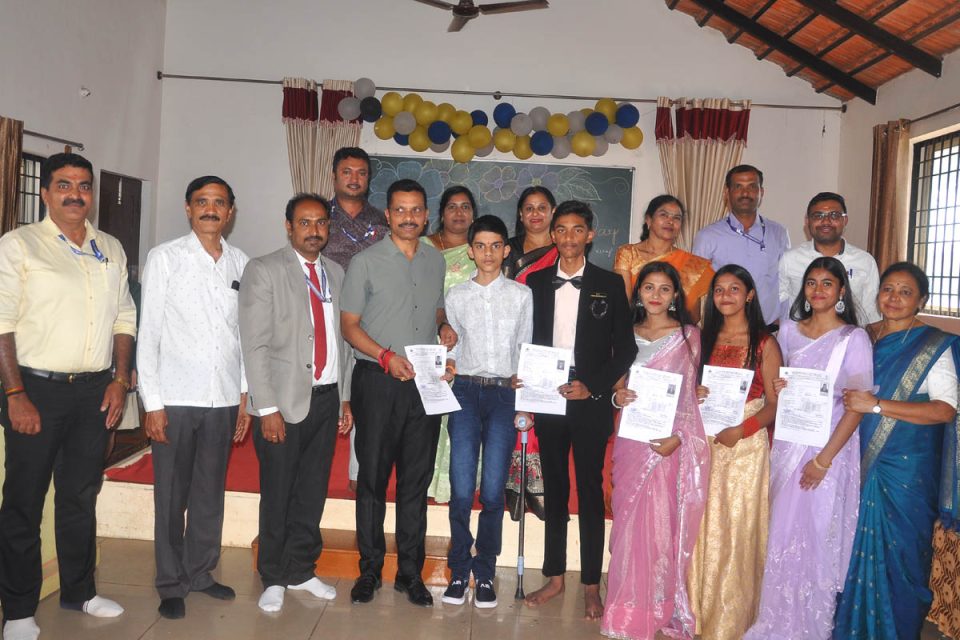 ಜೆವಿಎಸ್ ಶಾಲೆಯಲ್ಲಿ ಪ್ರವೇಶ ಪತ್ರ ವಿತರಣಾ ಕಾರ್ಯಕ್ರಮ