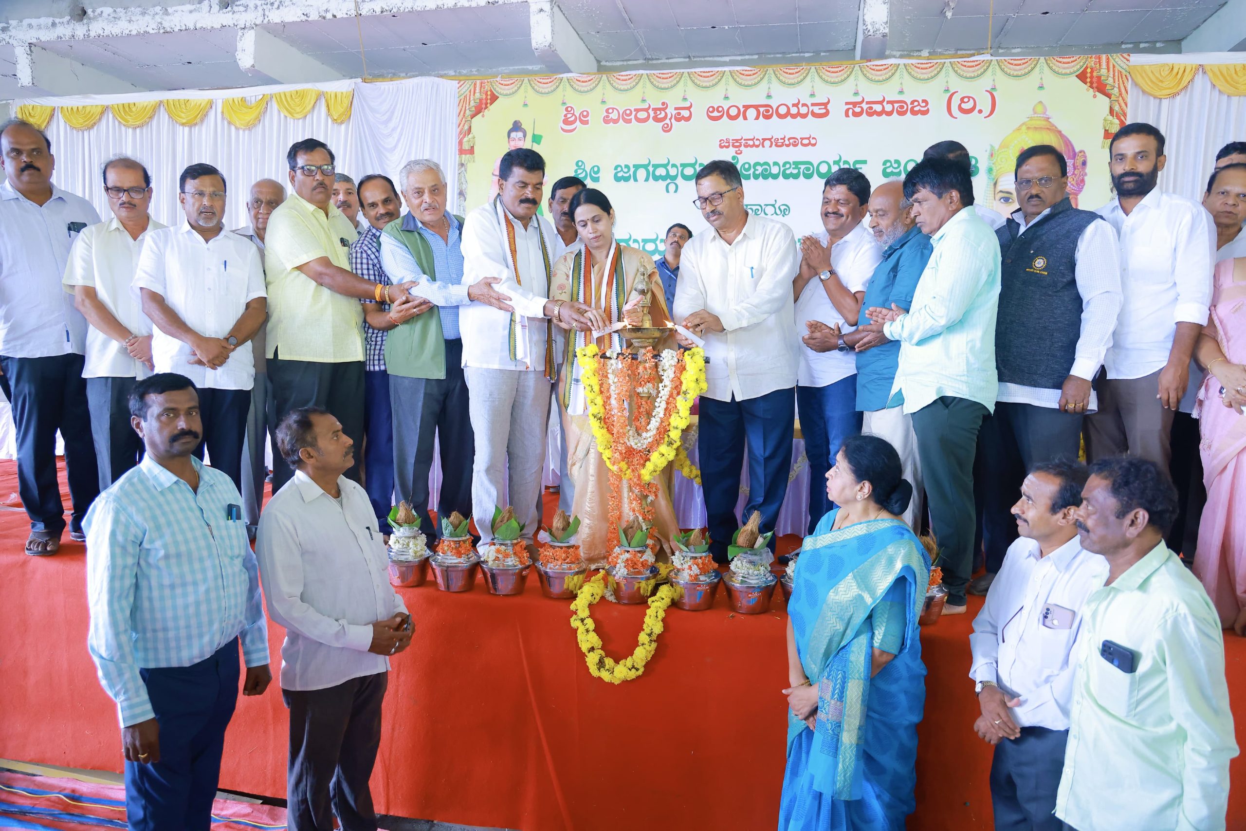ಉಪಪಂಗಡಗಳು ಒಂದಾಗಿ ವೀರಶೈವ-ಲಿಂಗಾಯಿತರೆನ್ನಿ