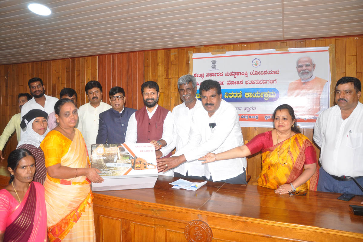 ಕೇಂದ್ರದ ಯೋಜನೆ ಜನರ ಮನೆ ಬಾಗಿಲಿಗೆ ತಲುಪಿಸಲು ಸಾರ್ವತ್ರಿಕ ಕಾರ್ಯಕ್ರಮ