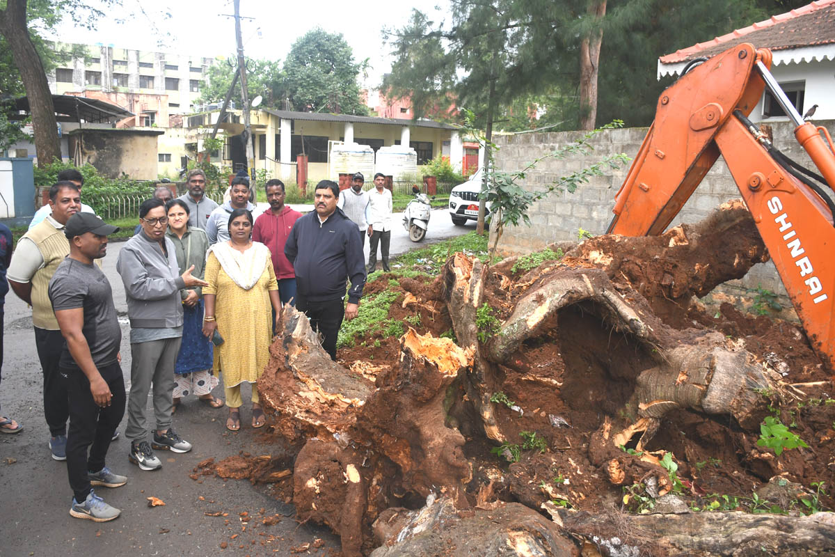 ನಗರದ ನಾಗರೀಕರಿಗೆ ಮೂಲಭೂತ ಸೌಕರ್ಯ ಆದ್ಯತೆ ಮೇಲೆ ಒದಗಿಸಬೇಕು