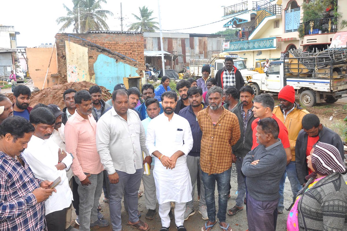 ಕಾಂಗ್ರೆಸ್ ಸರ್ಕಾರ ಬಡವರ ಜೀವನದ ಜೊತೆ ಚೆಲ್ಲಾಟ