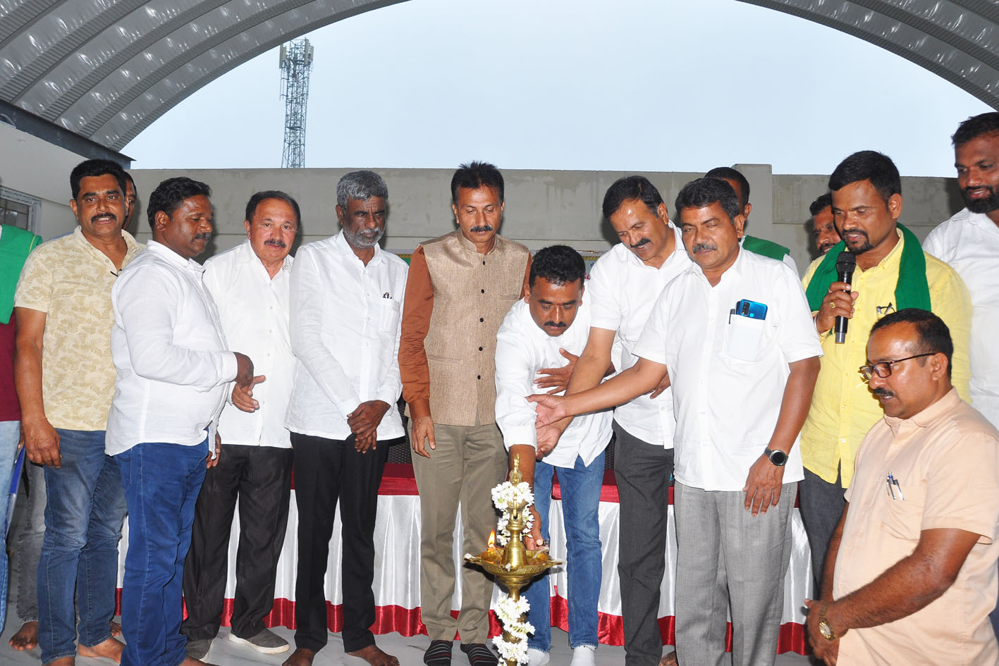 ದುರ್ಬಲರ ಸಮಸ್ಯೆಗಳ ಶಾಶ್ವತ ಪರಿಹಾರಕ್ಕೆ ಪಕ್ಷಾತೀತ ಸಭೆ