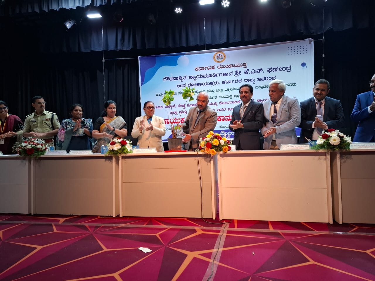 ಸರ್ಕಾರಿ ನೌಕರರಿಗೆ ರಾಜ್ಯದ 8 ಕೋಟಿ ಜನರ ಜವಾಬ್ದಾರಿ