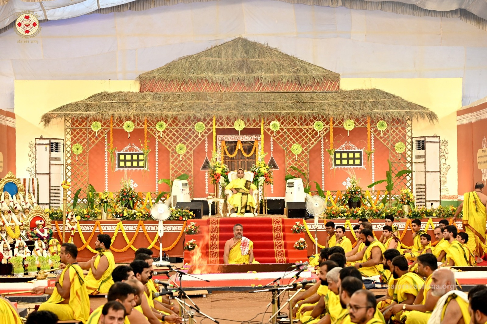 ಮುದ್ದೇನಹಳ್ಳಿಯ ಸತ್ಯ ಸಾಯಿ ಗ್ರಾಮದಲ್ಲಿ ಶ್ವೇತವಸ್ತ್ರಧಾರಿಣಿ ಮಹಾಗೌರಿ