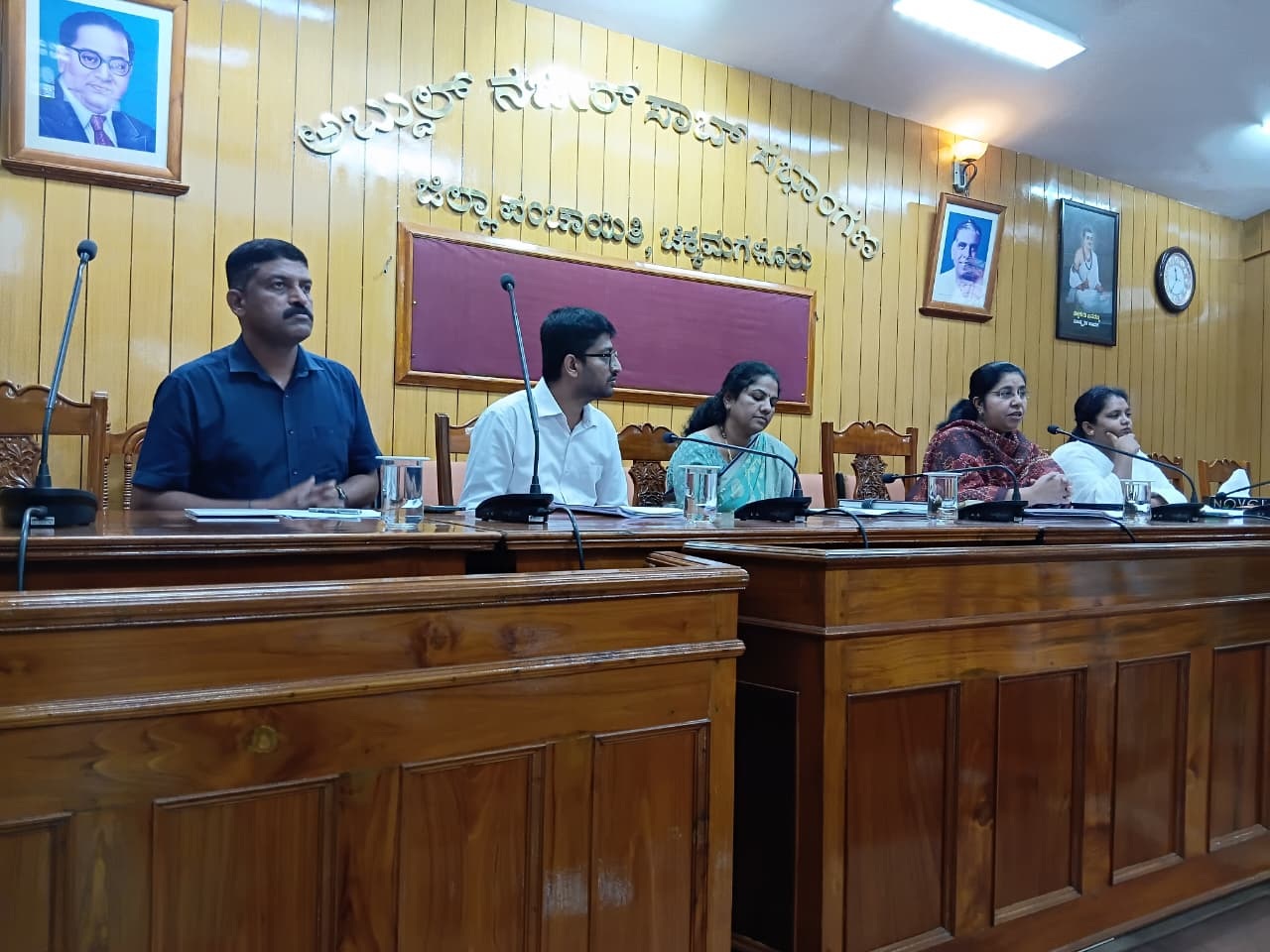 ಸಾಮಾಜಿಕ-ಶೈಕ್ಷಣಿಕ ಸಮೀಕ್ಷೆಯಿಂದ ಯಾವ ಕುಟುಂಬವು ಹೊರಗುಳಿಯಬಾರದು