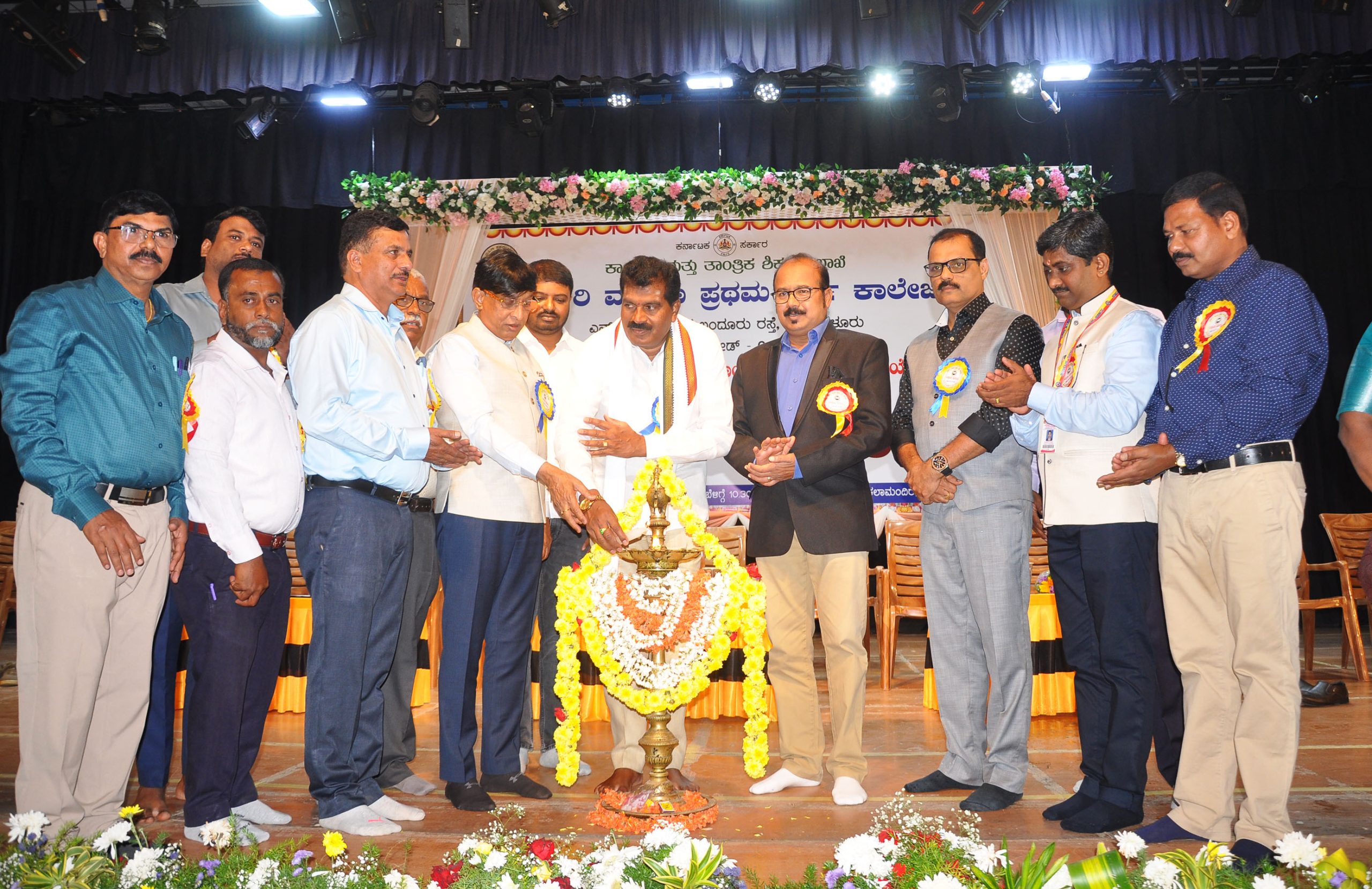 ವಿದ್ಯಾರ್ಥಿಗಳು ಪಠ್ಯೇತರ ಚಟುವಟಿಕೆಗಳಲ್ಲಿ ಭಾಗವಹಿಸ ಬೇಕು