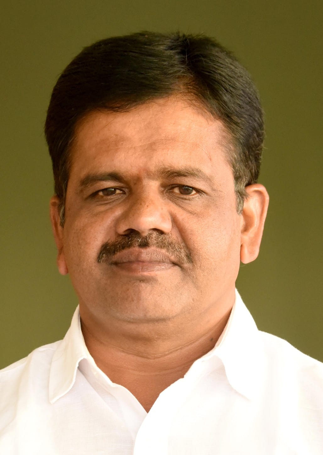 ರಸ್ತೆ ದುರಸ್ಥಿ ಮಾಡದಿದ್ದರೆ ಲೋಕೋಪಯೋಗಿ ಇಲಾಖೆ ಕಚೇರಿಗೆ ಬೀಗ