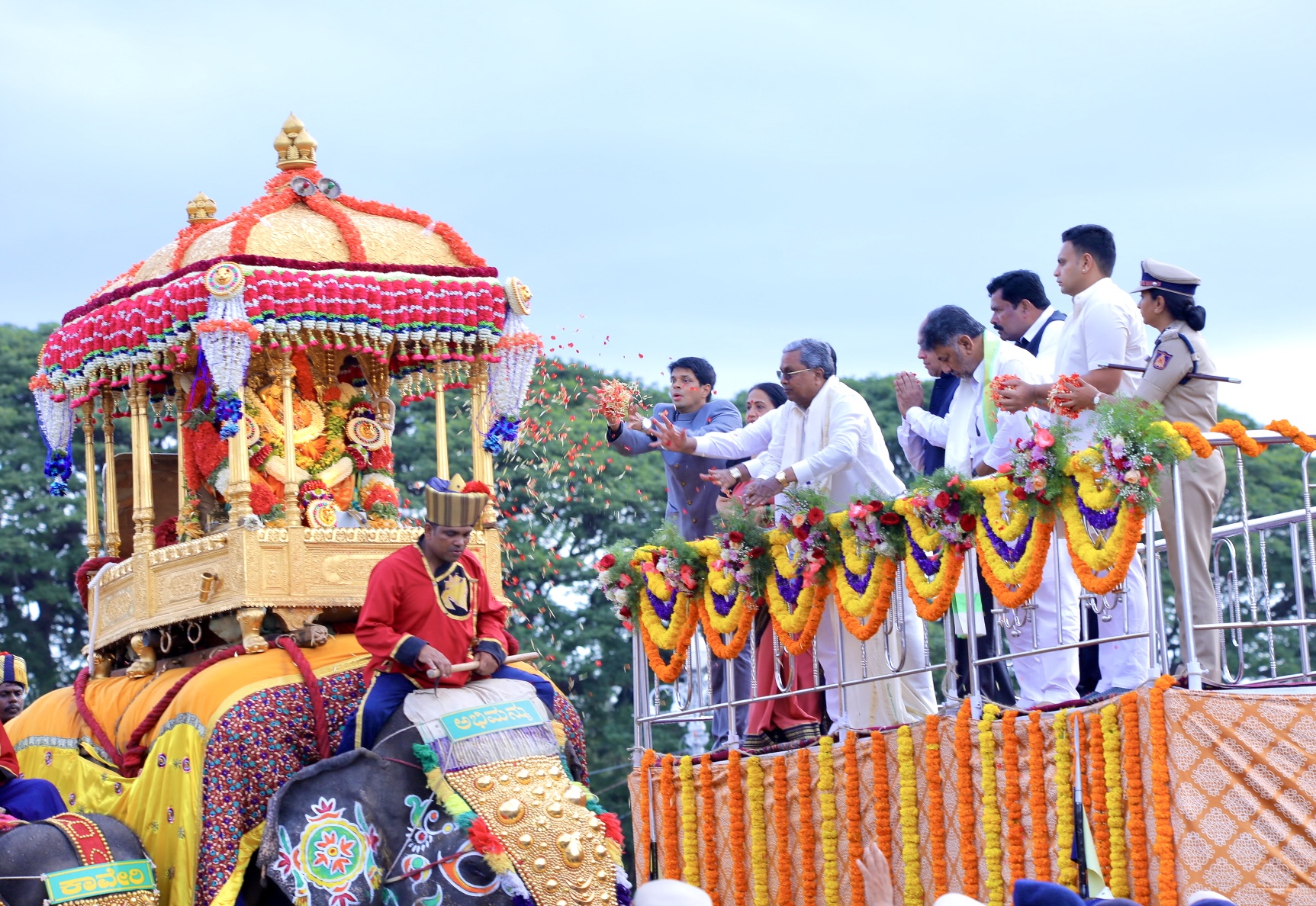 ಜನರ ಆಶೀರ್ವಾದದಿಂದ ಮುಖ್ಯಮಂತ್ರಿಯಾಗಿ ದಸರಾದಲ್ಲಿ ಪಾಲ್ಗೊಳ್ಳುತ್ತಿರುವುದು ನನ್ನ ಸೌಭಾಗ್ಯ