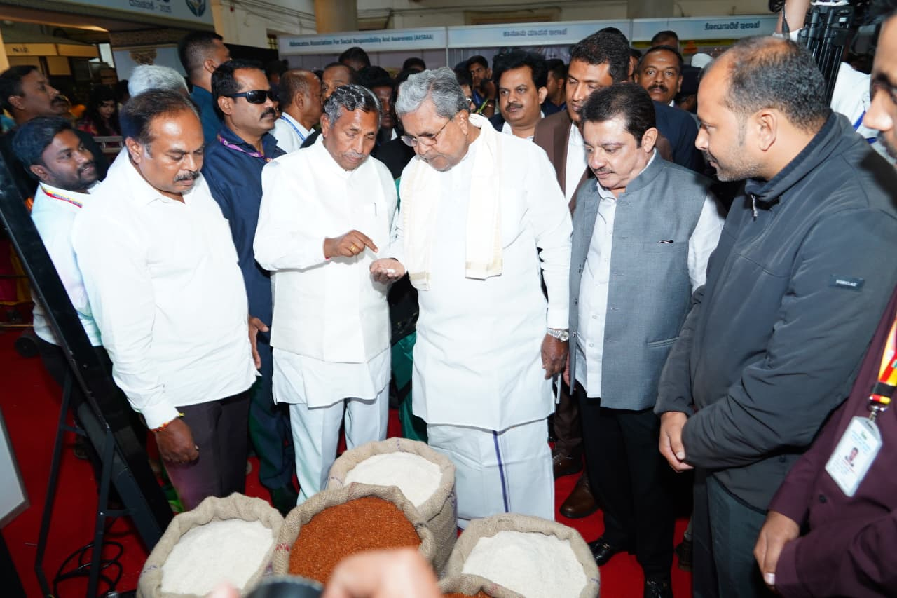 ಐದುಕೆಜಿ ಅಕ್ಕಿ ಜೊತೆಗೆ ಉಳಿದ ಐದು ಕೆಜಿ ಬೇಳೆ ಕಾಳು ಕೊಡಲು ತೀರ್ಮಾನ