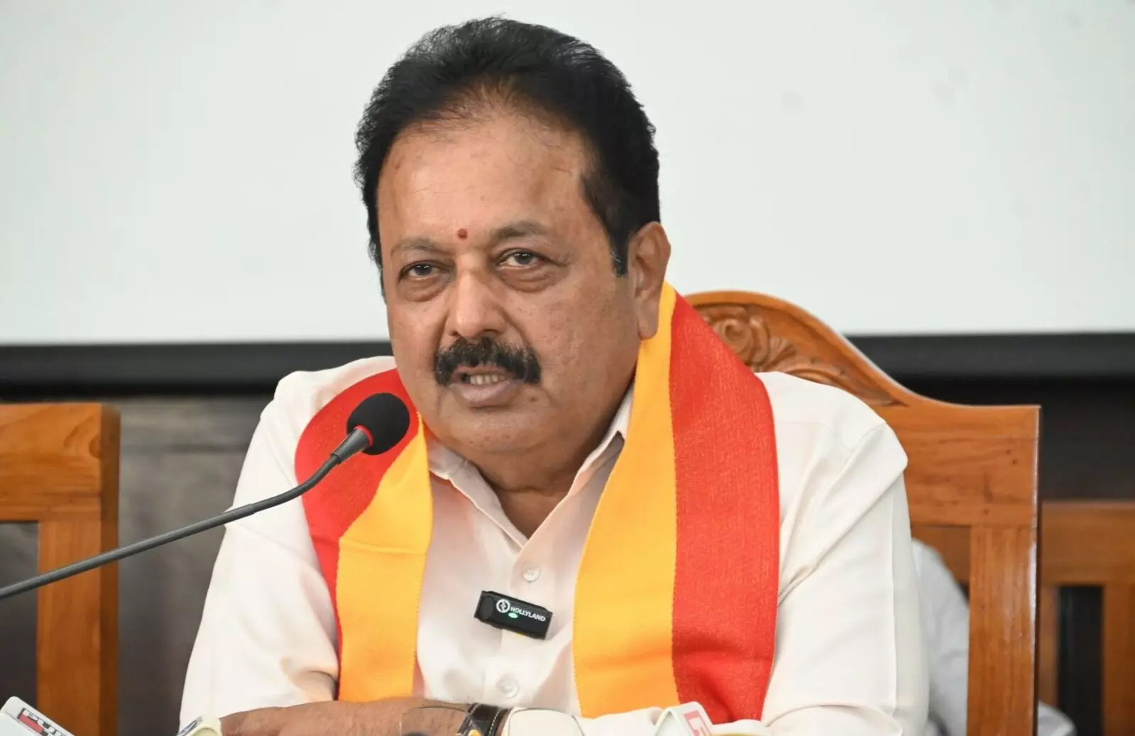 ಶೃಂಗೇರಿ ಶಾರದಾ ಪೀಠಕ್ಕೆ ಕೃಷಿ ಸಚಿವ ಎನ್.ಚಲುವರಾಯಸ್ವಾಮಿ ಭೇಟಿ