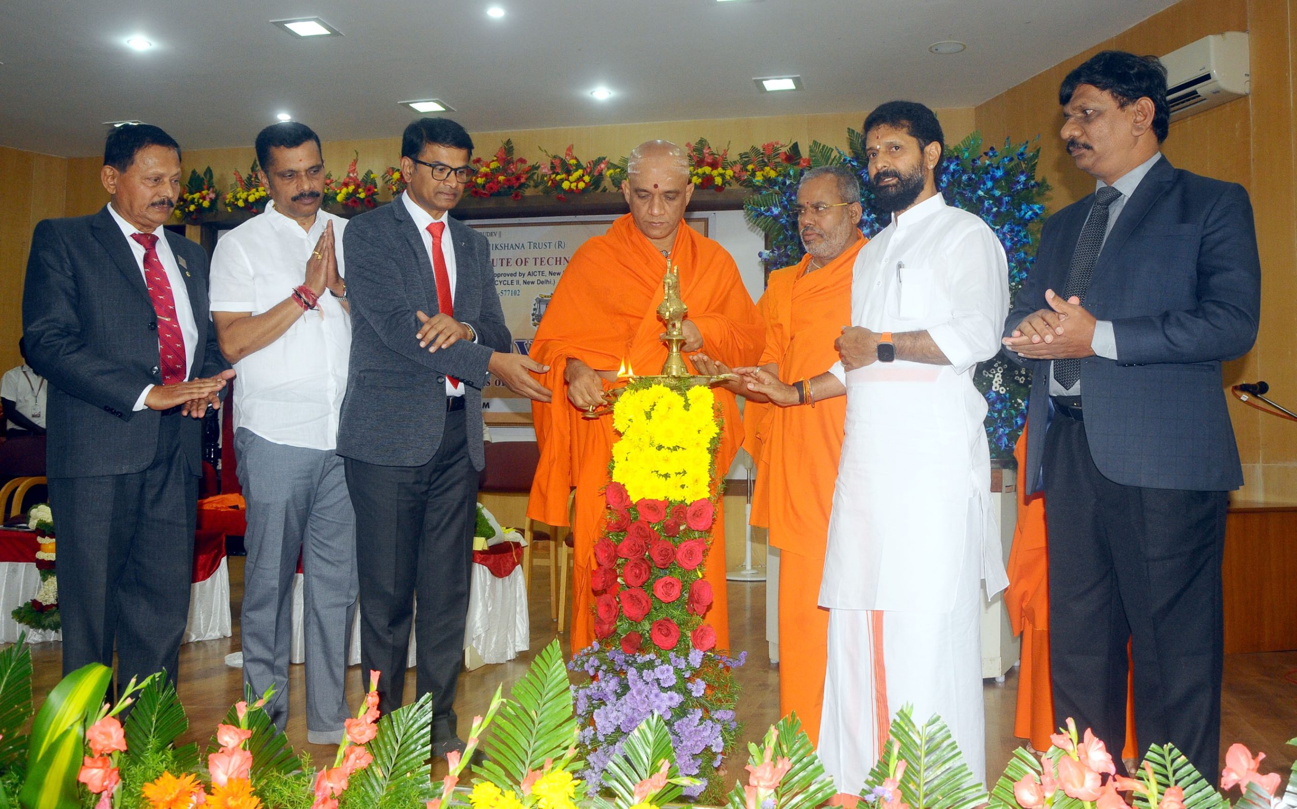 ಓದಿನ ಪ್ರಾಯದಲ್ಲಿ ದ್ವೇಷ – ಅಸೂಯೆಗೆ ಆಸ್ಪದ ಕೊಡದಿರಿ